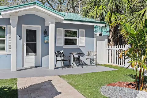 House in Indian Rocks Beach, Florida 4 bedrooms, 107.02 sq.m. № 2123091 - photo 4