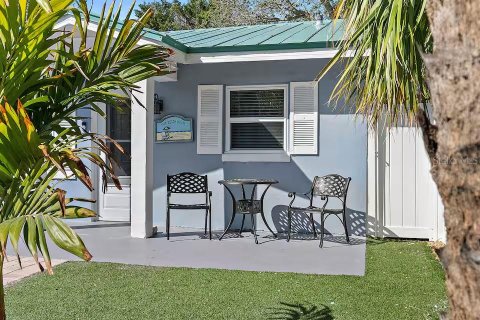 House in Indian Rocks Beach, Florida 4 bedrooms, 107.02 sq.m. № 2123091 - photo 13