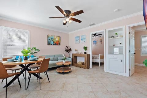 House in Indian Rocks Beach, Florida 4 bedrooms, 107.02 sq.m. № 2123091 - photo 27