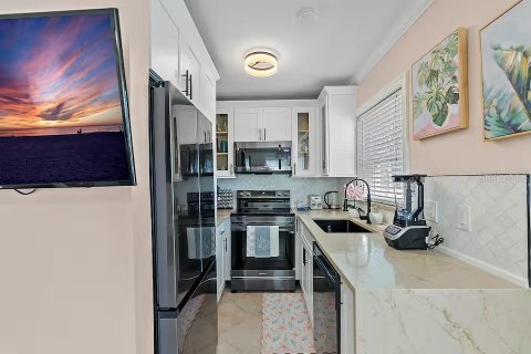 House in Indian Rocks Beach, Florida 4 bedrooms, 107.02 sq.m. № 2123091 - photo 28