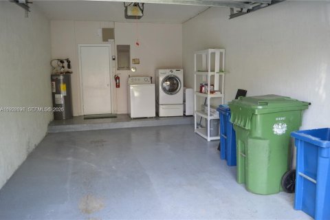 Снять в аренду таунхаус в Уэстон, Флорида 2 спальни, 105.07м2, № 1988273 - фото 25