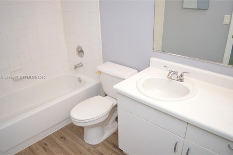 Снять в аренду таунхаус в Уэстон, Флорида 2 спальни, 105.07м2, № 1988273 - фото 20