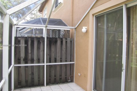 Снять в аренду таунхаус в Уэстон, Флорида 2 спальни, 105.07м2, № 1988273 - фото 26