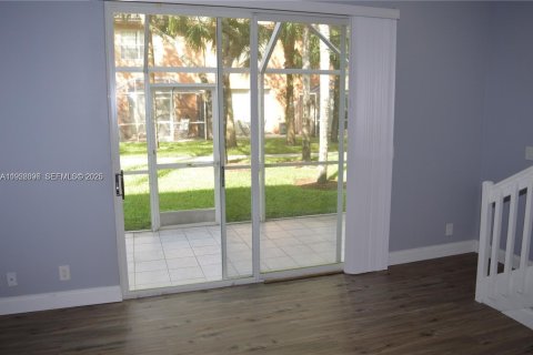 Снять в аренду таунхаус в Уэстон, Флорида 2 спальни, 105.07м2, № 1988273 - фото 14