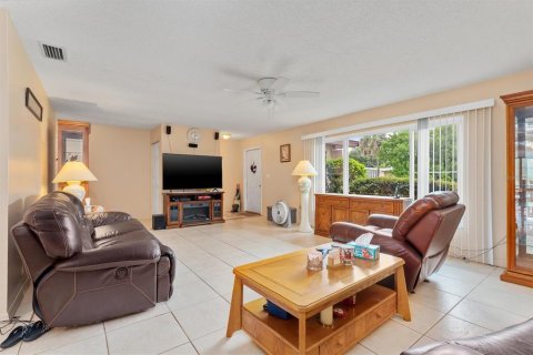 Villa ou maison à vendre à Port Charlotte, Floride: 3 chambres, 180.04 m2 № 1877161 - photo 6