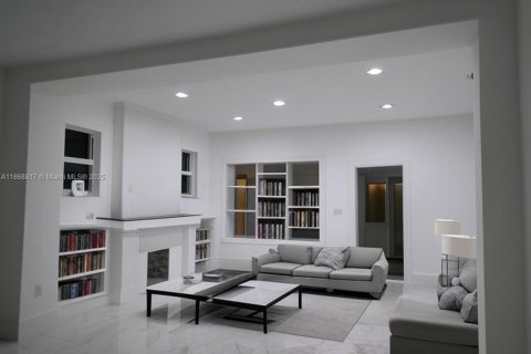 House in Miami, Florida 3 bedrooms, 156.08 sq.m. № 1923225 - photo 3