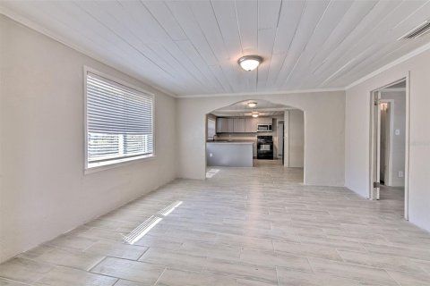 House in Plant City, Florida 5 bedrooms, 152.17 sq.m. № 1732463 - photo 10