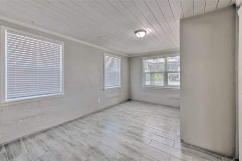 House in Plant City, Florida 5 bedrooms, 152.17 sq.m. № 1732463 - photo 14