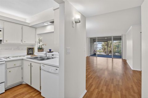 Condominio en venta en Davie, Florida, 3 dormitorios, 104.42 m2 № 2044916 - foto 3