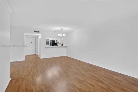 Condominio en venta en Davie, Florida, 3 dormitorios, 104.42 m2 № 2044916 - foto 11