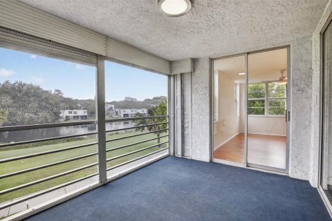 Condominio en venta en Davie, Florida, 3 dormitorios, 104.42 m2 № 2044916 - foto 22