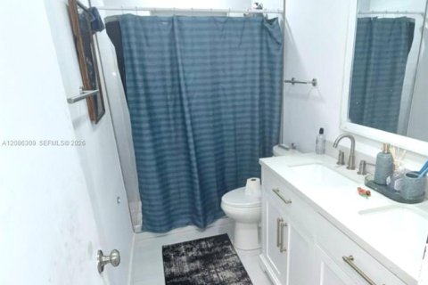 Villa ou maison à vendre à Miami, Floride: 5 chambres, 265.51 m2 № 2367924 - photo 5