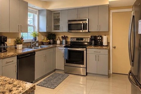 Villa ou maison à vendre à Miami, Floride: 5 chambres, 265.51 m2 № 2367924 - photo 6