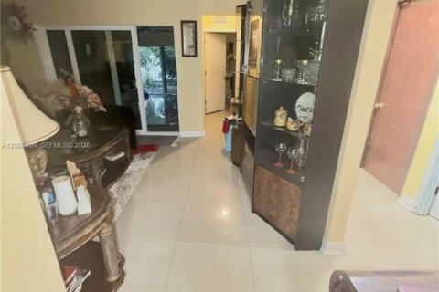 Villa ou maison à vendre à Miami, Floride: 5 chambres, 265.51 m2 № 2367924 - photo 7