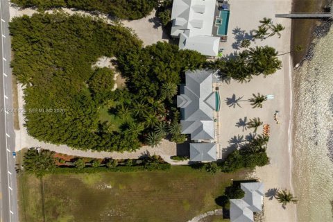 Casa en venta en Islamorada, Village of Islands, Florida, 5 dormitorios, 443.14 m2 № 2066561 - foto 5