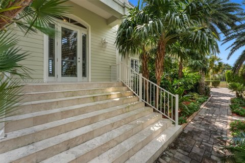 Casa en venta en Islamorada, Village of Islands, Florida, 5 dormitorios, 443.14 m2 № 2066561 - foto 9