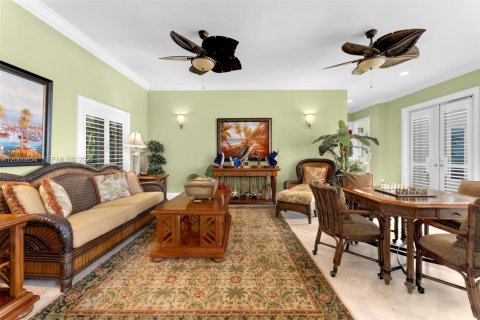 Casa en venta en Islamorada, Village of Islands, Florida, 5 dormitorios, 443.14 m2 № 2066561 - foto 15