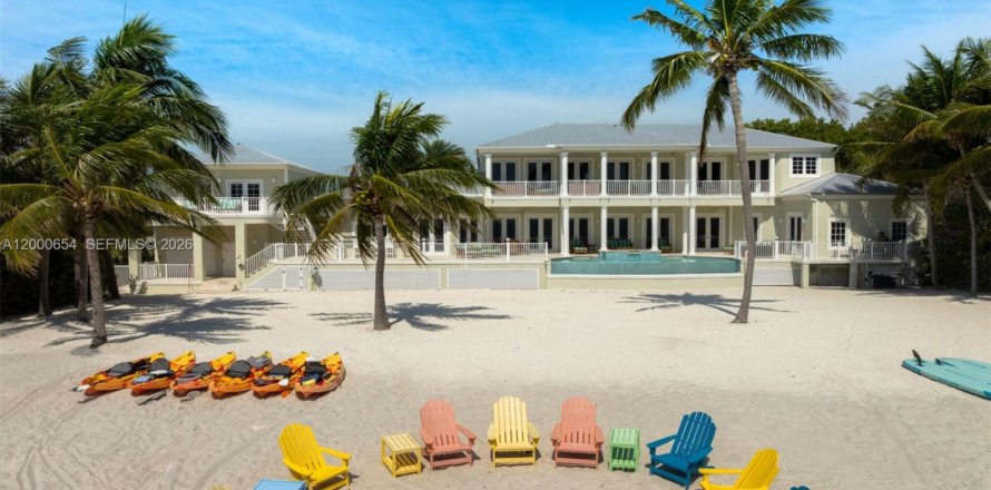 Casa en Islamorada, Village of Islands, Florida 5 dormitorios, 443.14 m2 № 2066561