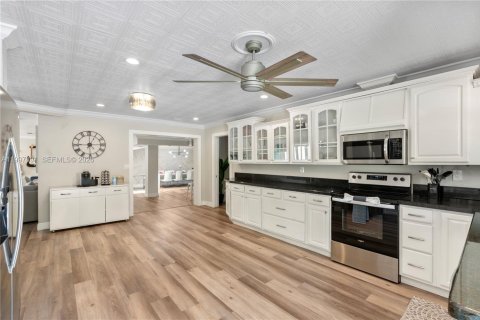 Villa ou maison à vendre à Oakland Park, Floride: 5 chambres, 413.04 m2 № 2063321 - photo 11