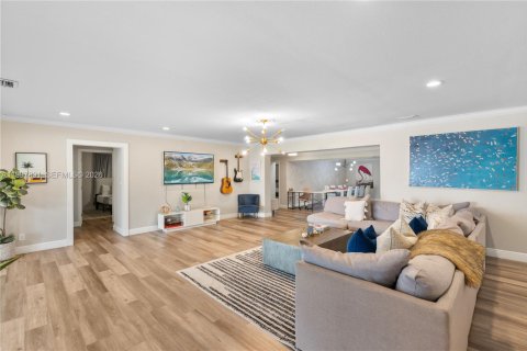 Villa ou maison à vendre à Oakland Park, Floride: 5 chambres, 413.04 m2 № 2063321 - photo 5