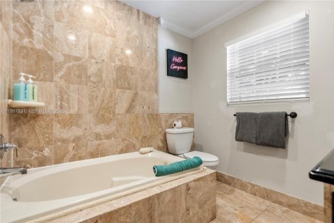 Villa ou maison à vendre à Oakland Park, Floride: 5 chambres, 413.04 m2 № 2063321 - photo 26