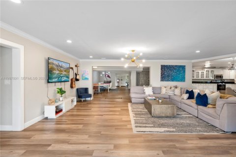 Villa ou maison à vendre à Oakland Park, Floride: 5 chambres, 413.04 m2 № 2063321 - photo 4