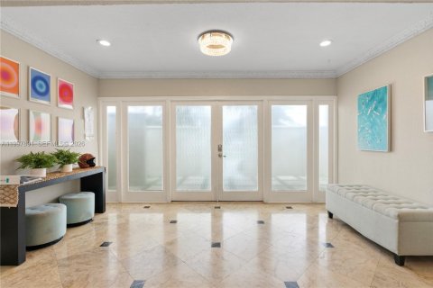 Villa ou maison à vendre à Oakland Park, Floride: 5 chambres, 413.04 m2 № 2063321 - photo 2