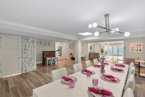 Villa ou maison à vendre à Oakland Park, Floride: 5 chambres, 413.04 m2 № 2063321 - photo 15