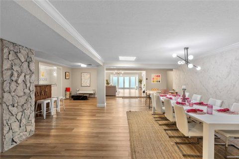 Villa ou maison à vendre à Oakland Park, Floride: 5 chambres, 413.04 m2 № 2063321 - photo 14
