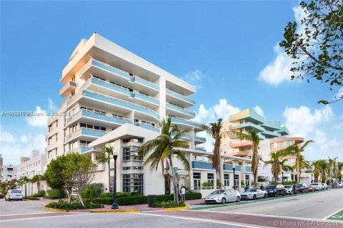Condominio en alquiler en Miami Beach, Florida, 1 dormitorio, 70.61 m2 № 2017205 - foto 2