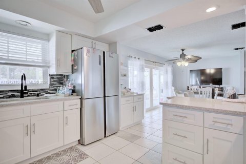 Villa ou maison à vendre à Sebring, Floride: 3 chambres, 149.02 m2 № 2038617 - photo 12