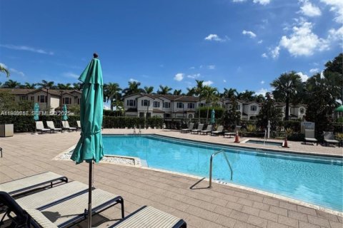 Touwnhouse à louer à Homestead, Floride: 3 chambres, 143.44 m2 № 1989473 - photo 15