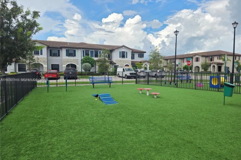 Touwnhouse à louer à Homestead, Floride: 3 chambres, 143.44 m2 № 1989473 - photo 19