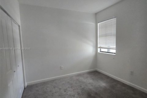 Touwnhouse à louer à Homestead, Floride: 3 chambres, 143.44 m2 № 1989473 - photo 7