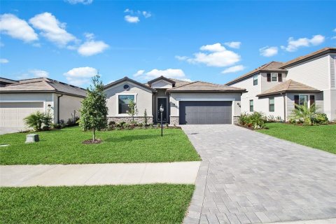 House in Bradenton, Florida 4 bedrooms, 188.78 sq.m. № 931179 - photo 1