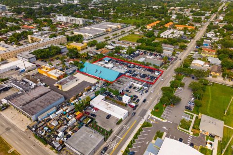 Commercial property in Hollywood, Florida № 1961684 - photo 17