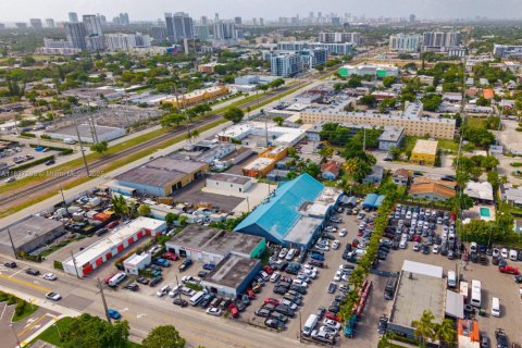 Commercial property in Hollywood, Florida № 1961684 - photo 16