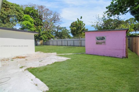 House in Miami Gardens, Florida 5 bedrooms, 182.37 sq.m. № 1874920 - photo 26