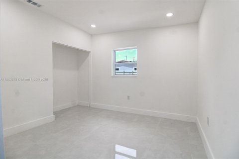 House in Miami Gardens, Florida 5 bedrooms, 182.37 sq.m. № 1874920 - photo 13