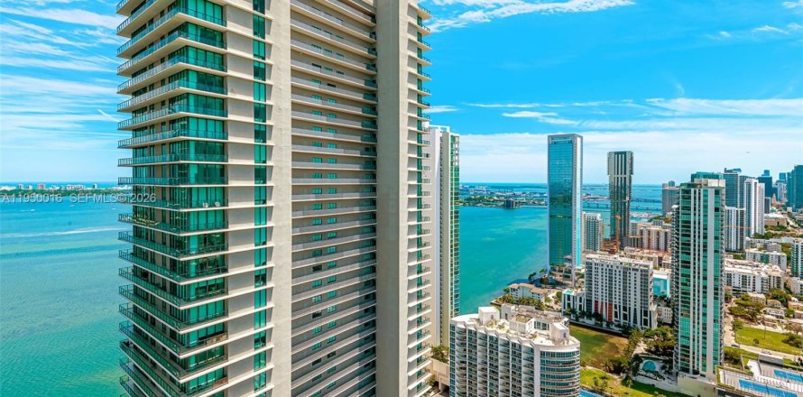 Кондоминиум с 2 спальнями в Майами, Флорида № 2005630