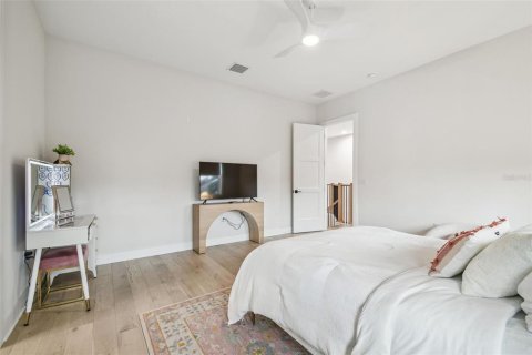 Casa en venta en Tampa, Florida, 5 dormitorios, 354.14 m2 № 1834618 - foto 24