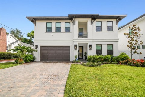 Casa en venta en Tampa, Florida, 5 dormitorios, 354.14 m2 № 1834618 - foto 1