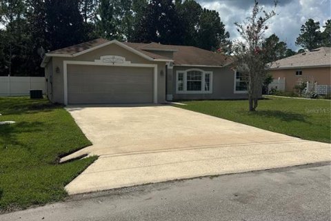 House in Palm Coast, Florida 3 bedrooms, 124.67 sq.m. № 2308310