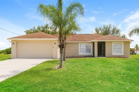 Villa ou maison à Lehigh Acres, Floride 3 chambres, 127.93 m2 № 2369484