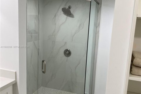 Снять в аренду кондоминиум в Бока-Ратон, Флорида 1 спальня, 89.19м2, № 1999786 - фото 15