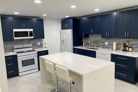 Кондоминиум с 1 спальней в Бока-Ратон, Флорида № 1999786