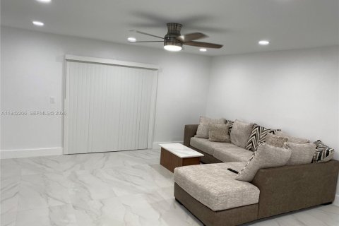 Снять в аренду кондоминиум в Бока-Ратон, Флорида 1 спальня, 89.19м2, № 1999786 - фото 5