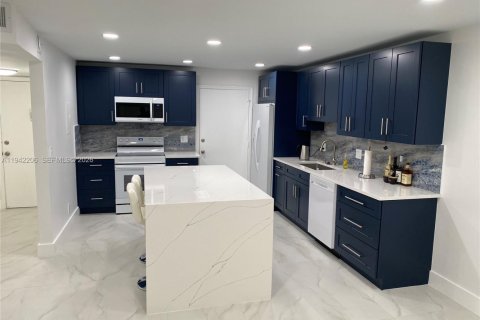 Снять в аренду кондоминиум в Бока-Ратон, Флорида 1 спальня, 89.19м2, № 1999786 - фото 3