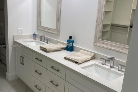 Снять в аренду кондоминиум в Бока-Ратон, Флорида 1 спальня, 89.19м2, № 1999786 - фото 13