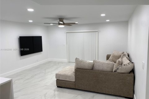 Снять в аренду кондоминиум в Бока-Ратон, Флорида 1 спальня, 89.19м2, № 1999786 - фото 6